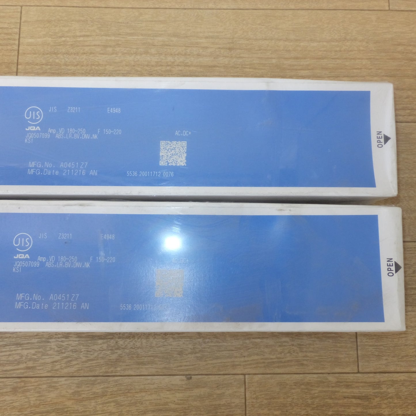 [送料無料] 未使用★神戸製鋼 KOBELCO 立向下進棒(被覆棒) FAMILIARC LB-52V 4.5×450mm 5kg 2箱 セット★