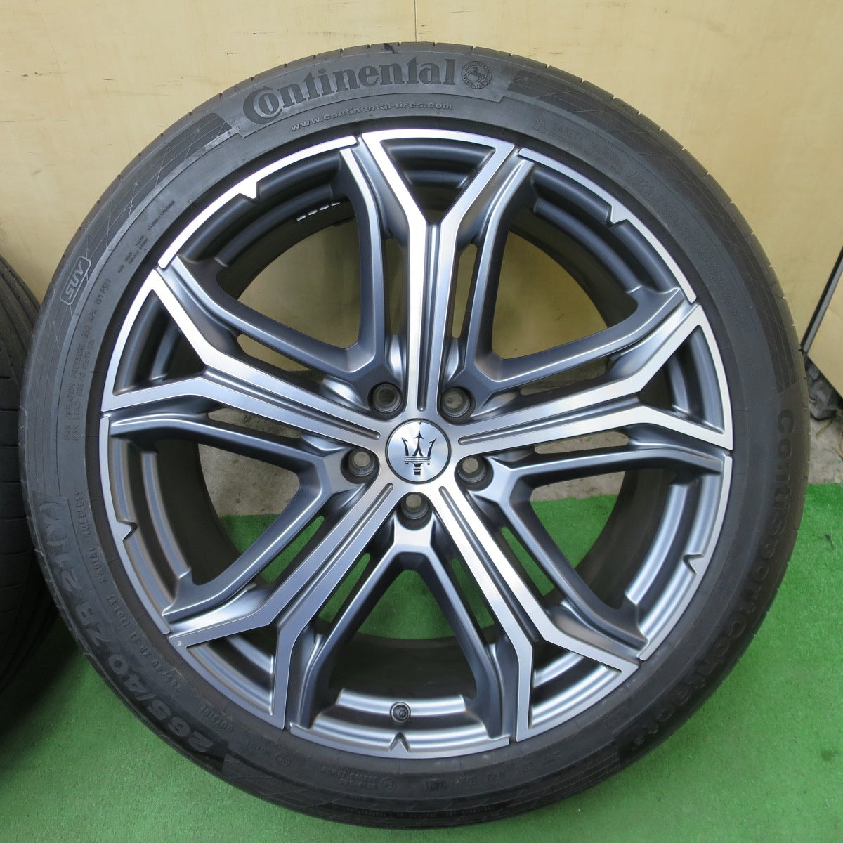 キレイ！24年★マセラティ レヴァンテ 純正 265/40R21 コンチネンタル コンチスポーツ コンタクト5 21インチ PCD114.3/5H★6021804ナノ