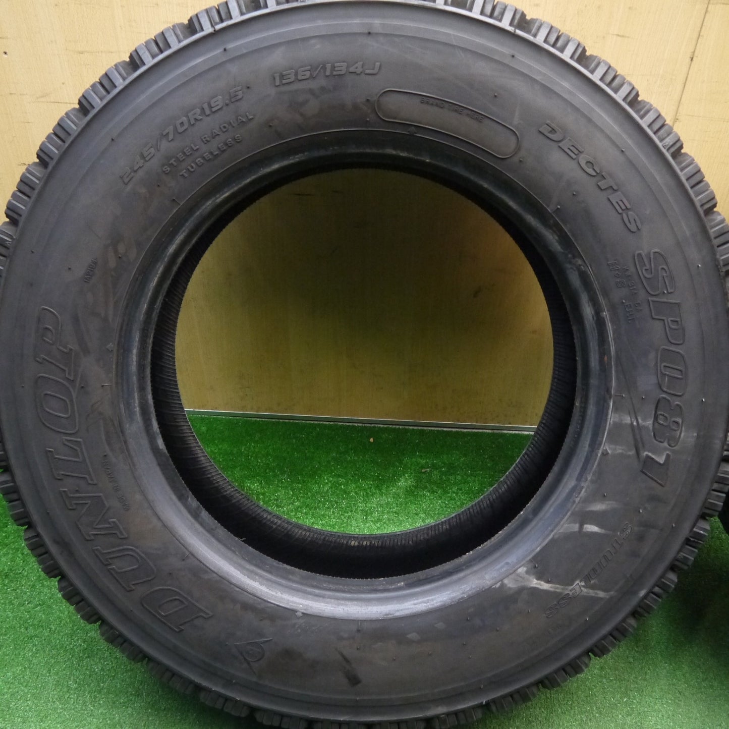 2本価格★トラック タイヤ 245/70R19.5 136/134J スタッドレス ダンロップ デクテス SP081 DECTES 19.5インチ★5122303Hスタ