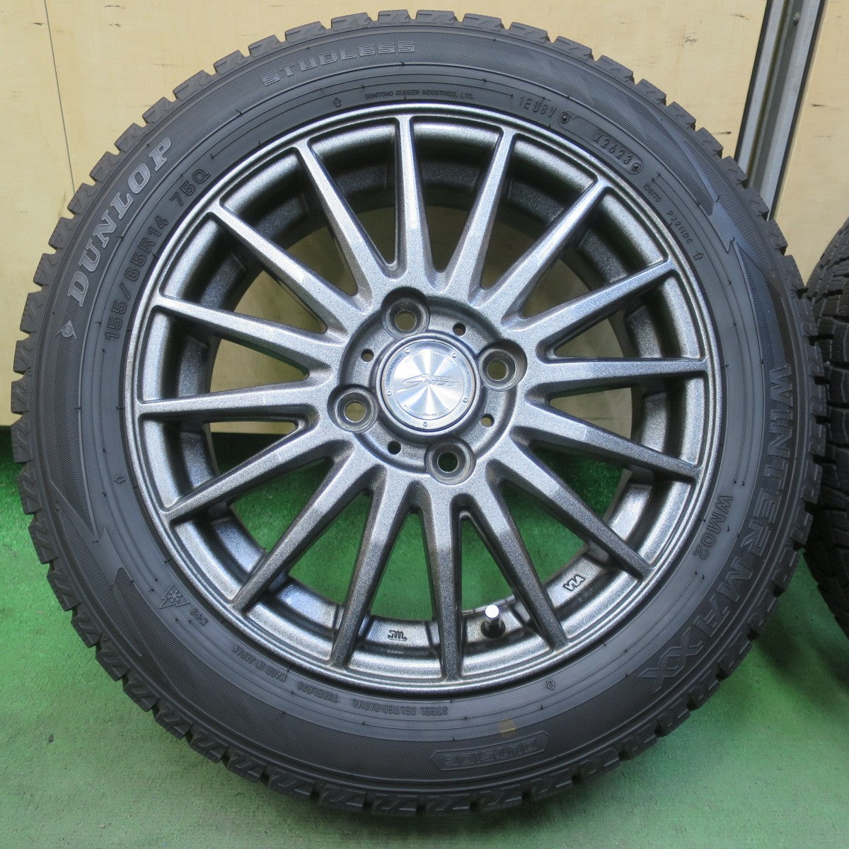 バリ溝！23年！キレイ！9.5分◎スタッドレス 155/65R14 ダンロップ ウインターマックス WM02 SEIN RACING S ザイン レーシング 14インチ PCD100/4H◎6072005イス