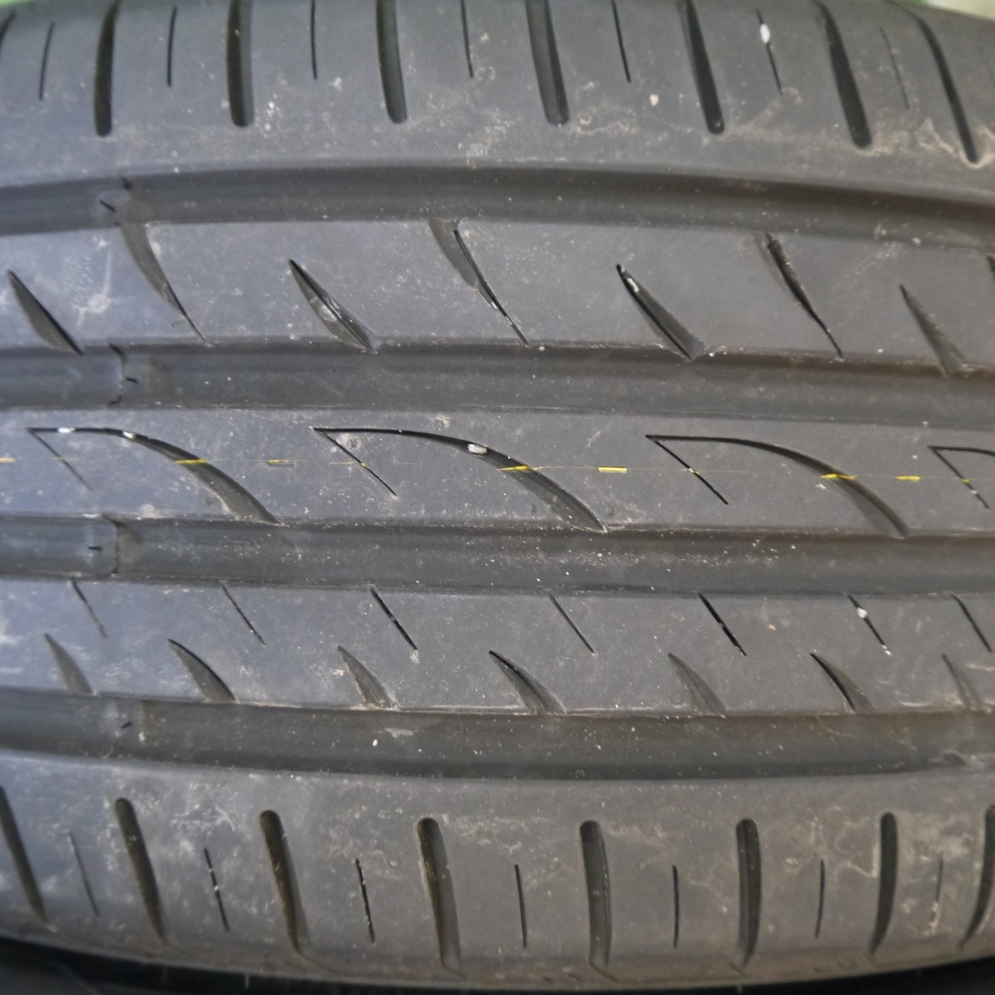 ほぼ未使用！24年★225/45R18 ロードストーン EUROVIS Sport 04 タイヤ 18インチ クラウン レヴォーグ マークX 等★6070705Hノタ