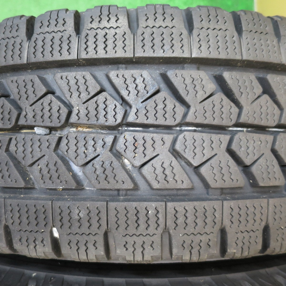 バリ溝！22年！9.5分★トラック タイヤ 225/70R16 117/115L スタッドレス ブリヂストン ブリザック W979 タイヤ 16インチ★5061903NJスタ