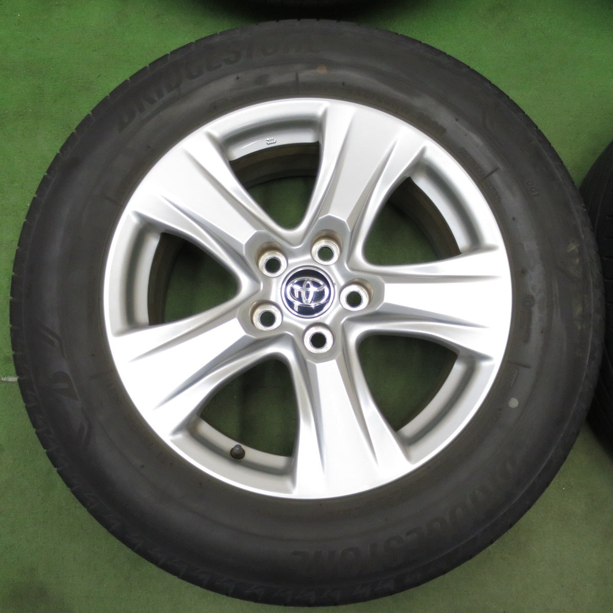 4本価格◎トヨタ 80系 ハリアー 純正 225/65R17 ブリヂストン アレンザ 001 17インチ PCD114.3/5H◎6100601NGノ