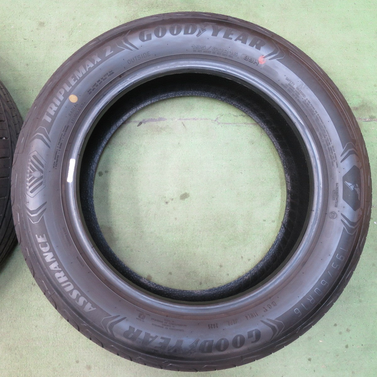 新車外し！25年★195/60R16 グッドイヤー TRIPLEMAX2 タイヤ 16インチ ウィッシュ セレナ フロンクス 等★6021105イノタ