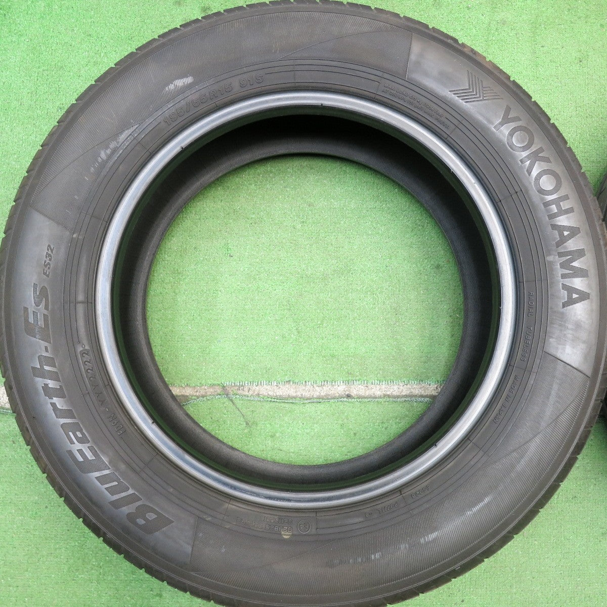 4本価格！22年★195/65R15 ヨコハマ BluEarth-ES ES32 タイヤ ブルーアース 15インチ プリウス ノア ヴォクシー エスクァイア 等★5071708HAノタ