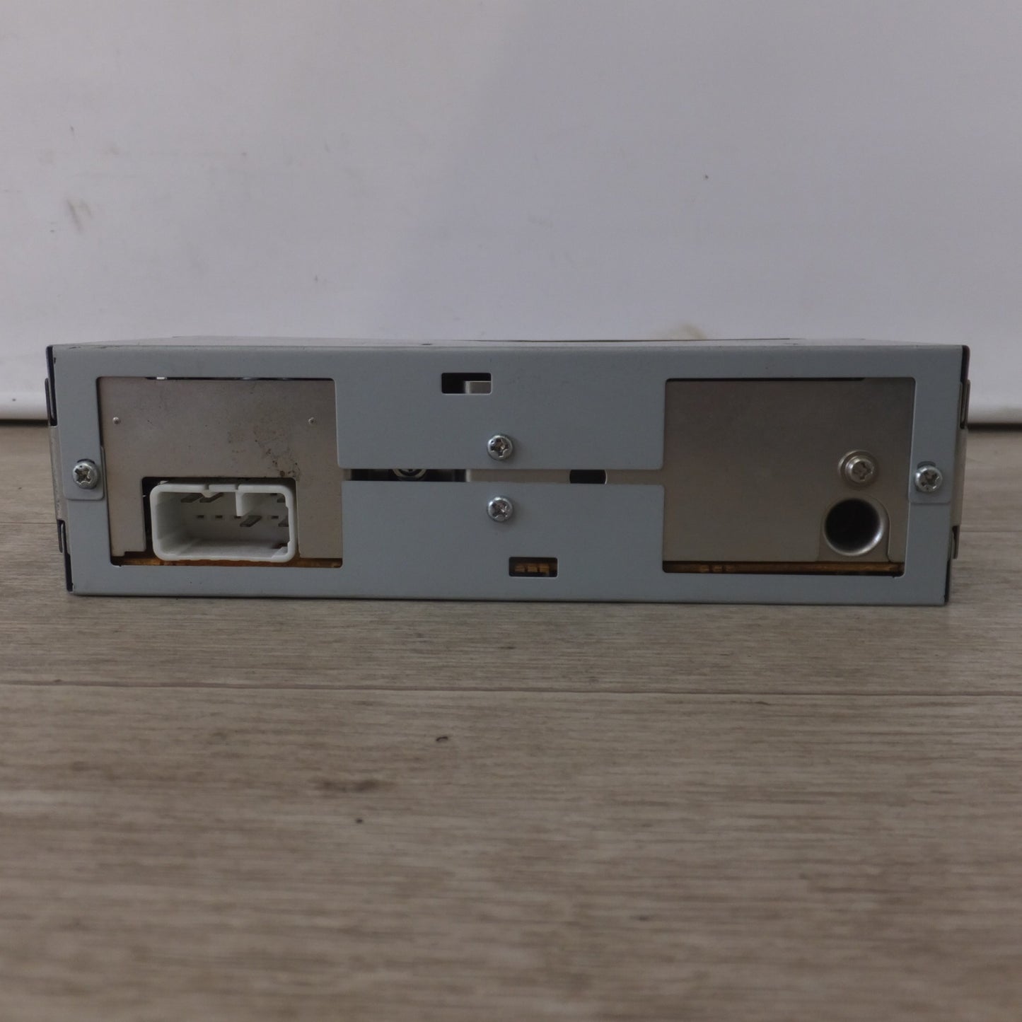 [送料無料] ★ASTI製 ダイハツ 純正 スピーカー内蔵 AM/FMラジオ 86120-B2040[14-1]★