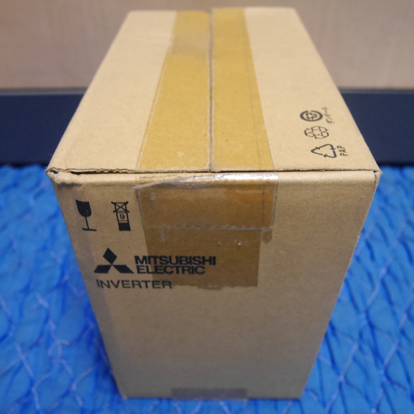 [送料無料] 未使用☆三菱 インバーター FR-E820-1.5K-1 MITSUBISHI 200V☆