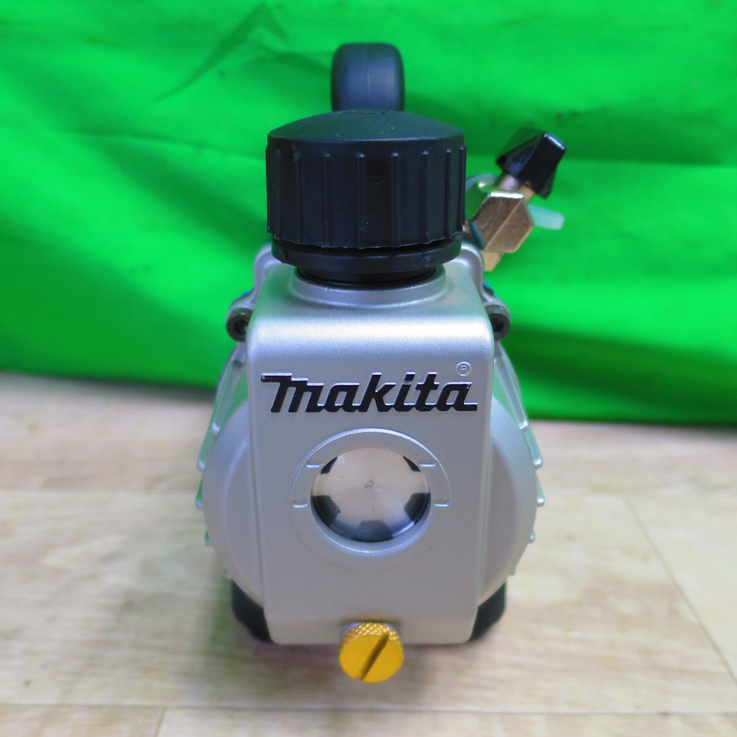 [送料無料] キレイ☆マキタ 充電式 真空 ポンプ VP180D 電動 工具 makita☆