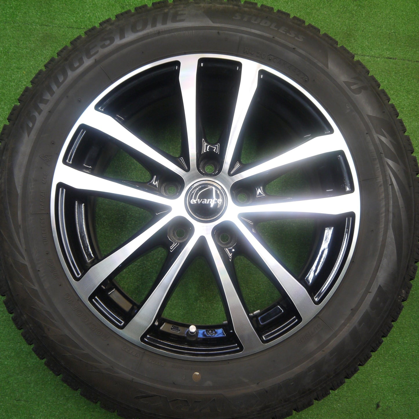 バリ溝！22年！キレイ！9.5分★スタッドレス 205/60R16 ブリヂストン ブリザック VRX2 evance HA1 エヴァンス 16インチ PCD114.3/5H★5111001Hス