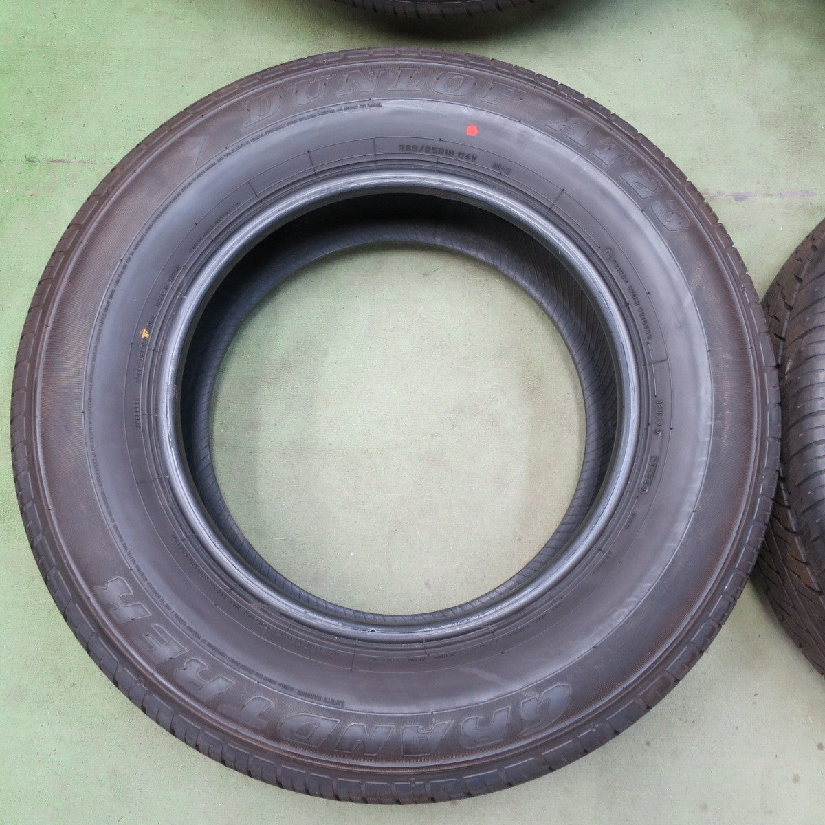 新車外し！24年★265/65R18 ダンロップ AT23 グラントレック タイヤ 18インチ ランクル 250 VX 300 等★6071404NGノタ