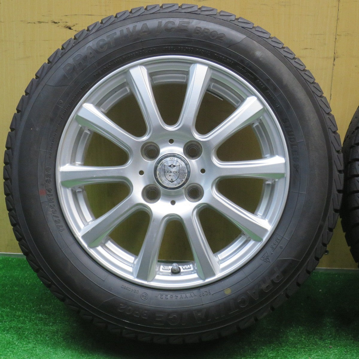 バリ溝！22年！9.5分★スタッドレス 175/65R14 プラクティバ アイス BP02 ヨコハマ製 JOKER ジョーカー 14インチ PCD100/4H★5110403NJス