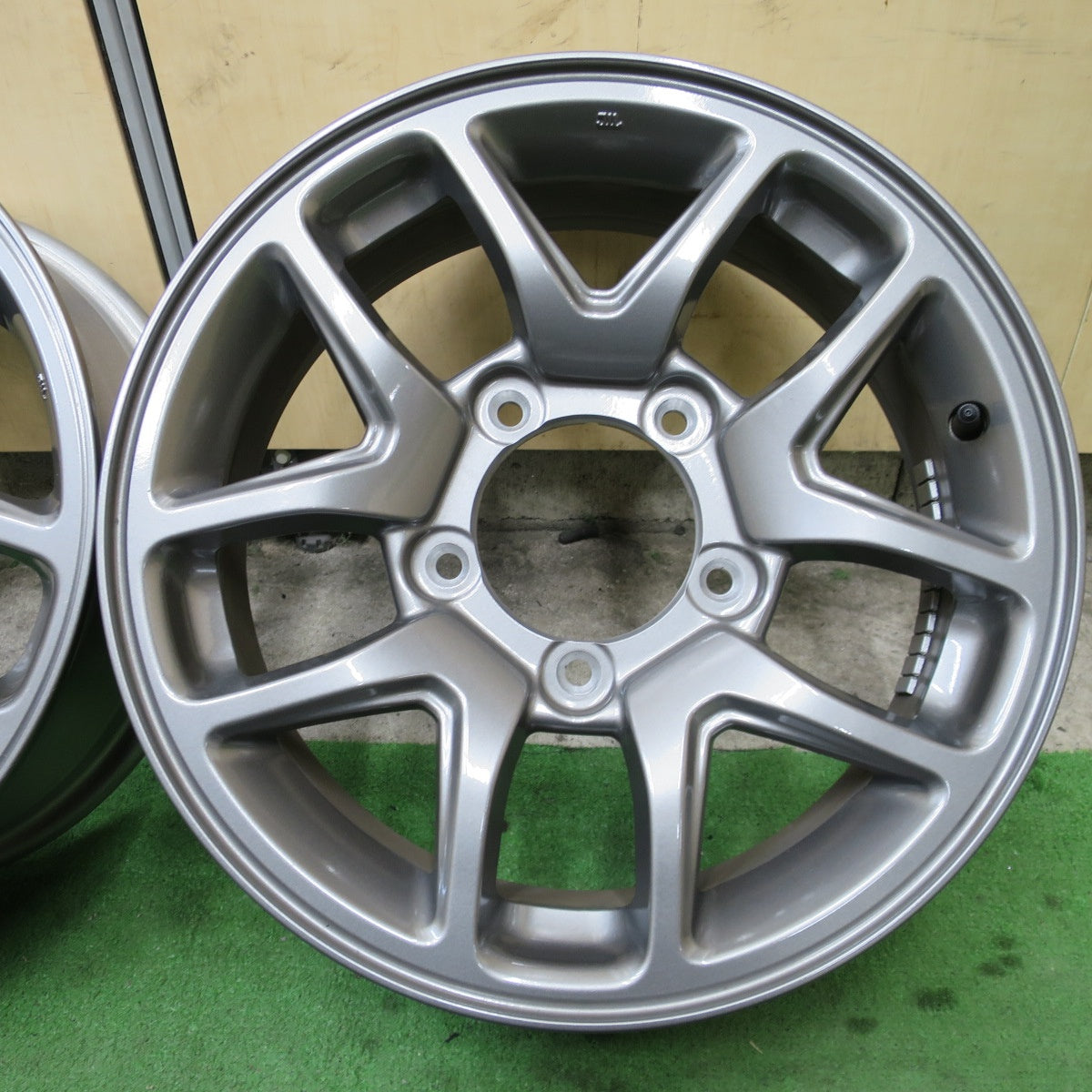 キレイ★スズキ JB64W ジムニー 純正 ホイール 16インチ 16×5.5J PCD139.7/5H★6051303NGホ
