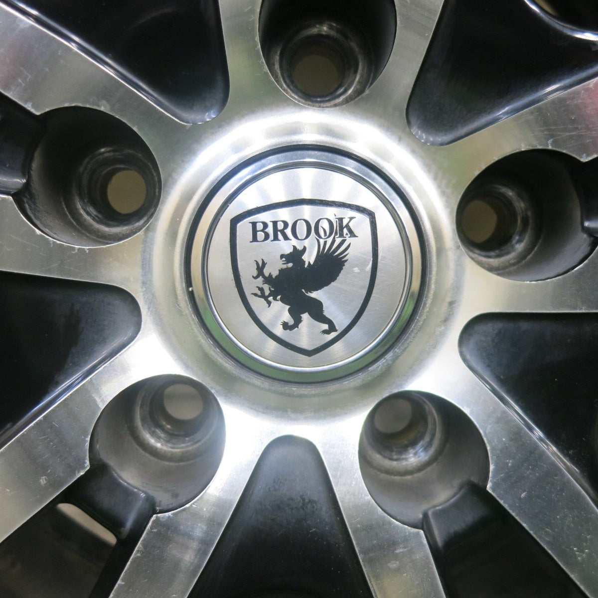 バリ溝！24年！9.5分★205/55R16 ヨコハマ BluEarth-RV RV03 BROOK ブルック ブルーアース 16インチ PCD114.3/5H★6052602SKノ