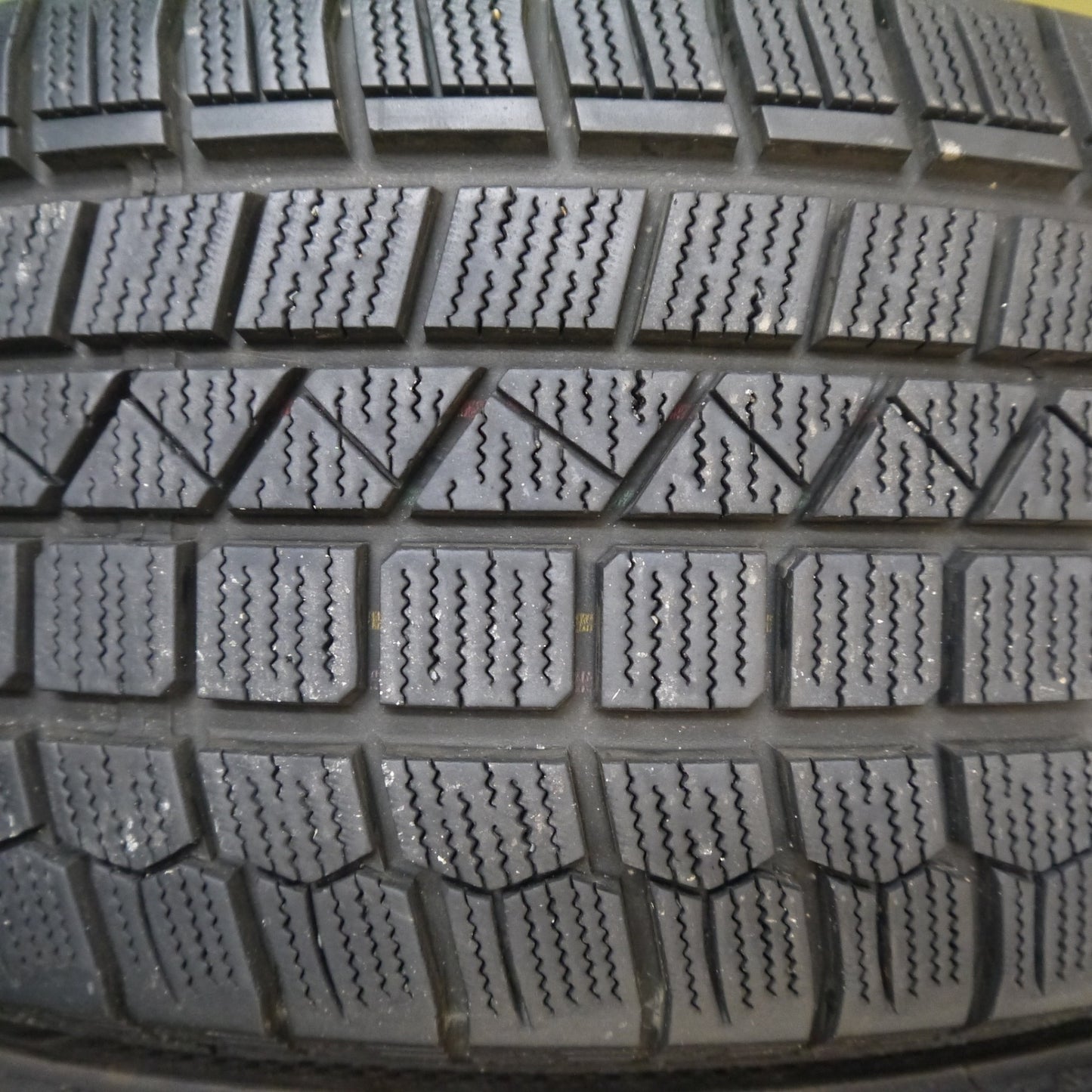 バリ溝！21年！9.5分★スタッドレス 205/55R16 ケンダ KR36 アイステック ネオ タイヤ 16インチ ヴォクシー ノア ステップワゴン セレナ 等★5120204Hスタ