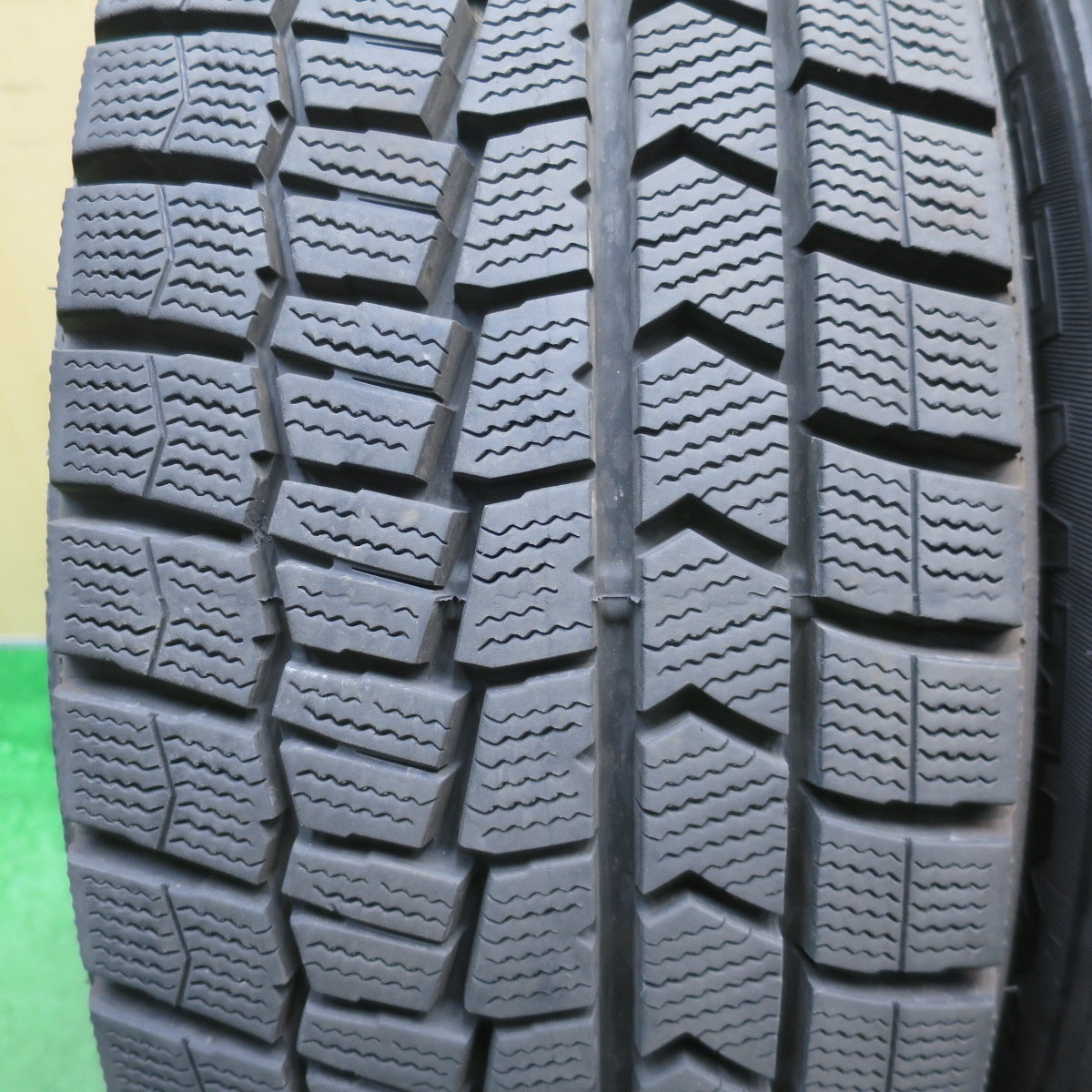 バリ溝！23年！キレイ！9.5分★スタッドレス 215/60R17 ダンロップ ウインターマックス WM02 ravrion RS01 ラブリオン 17インチ PCD114.3/5H★6021203NJス