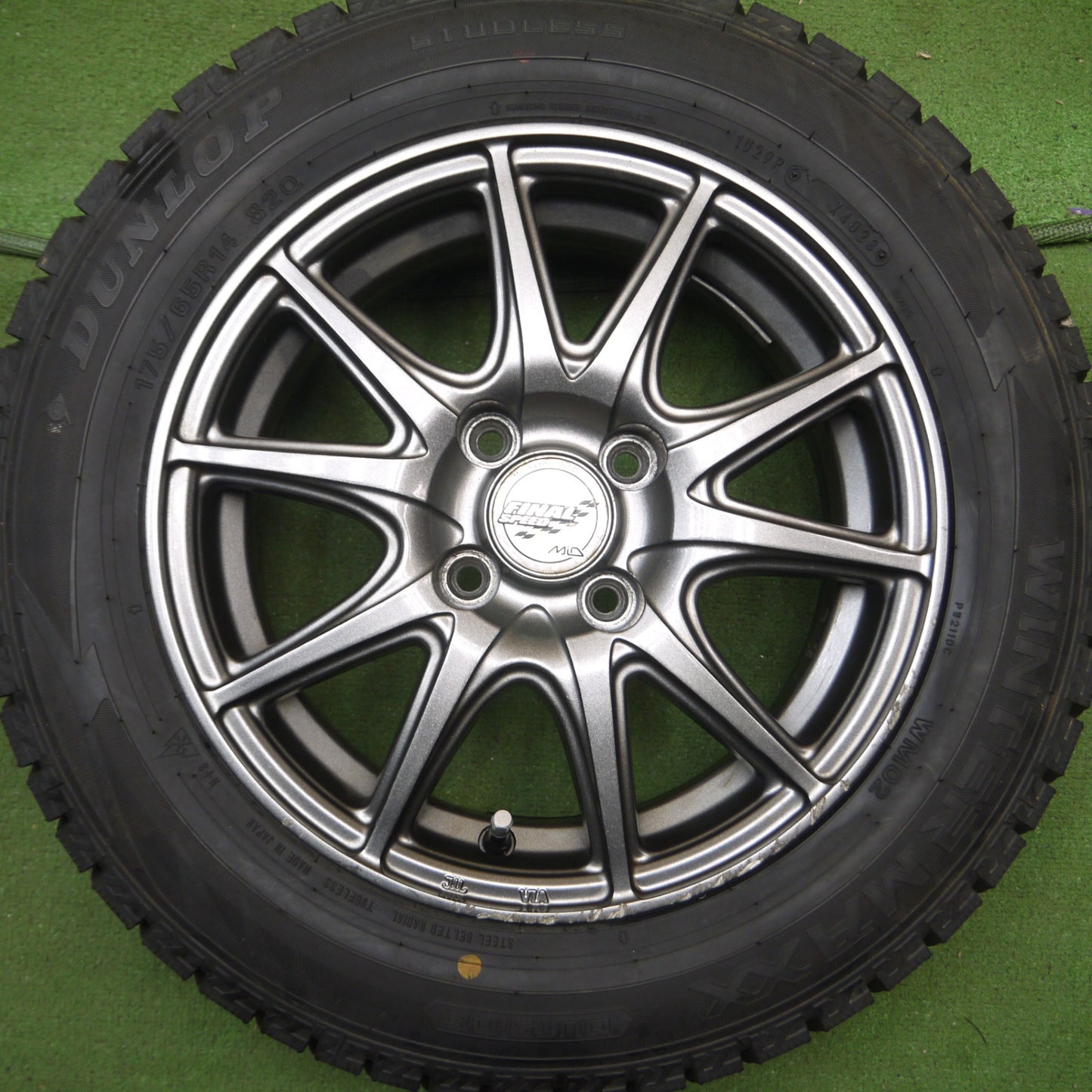 *送料無料* バリ溝！23年！キレイ！9.5分以上★スタッドレス 175/65R14 ダンロップ ウインターマックス WM02 FINAL SPEED MiD PCD100/4H★4053110Hス