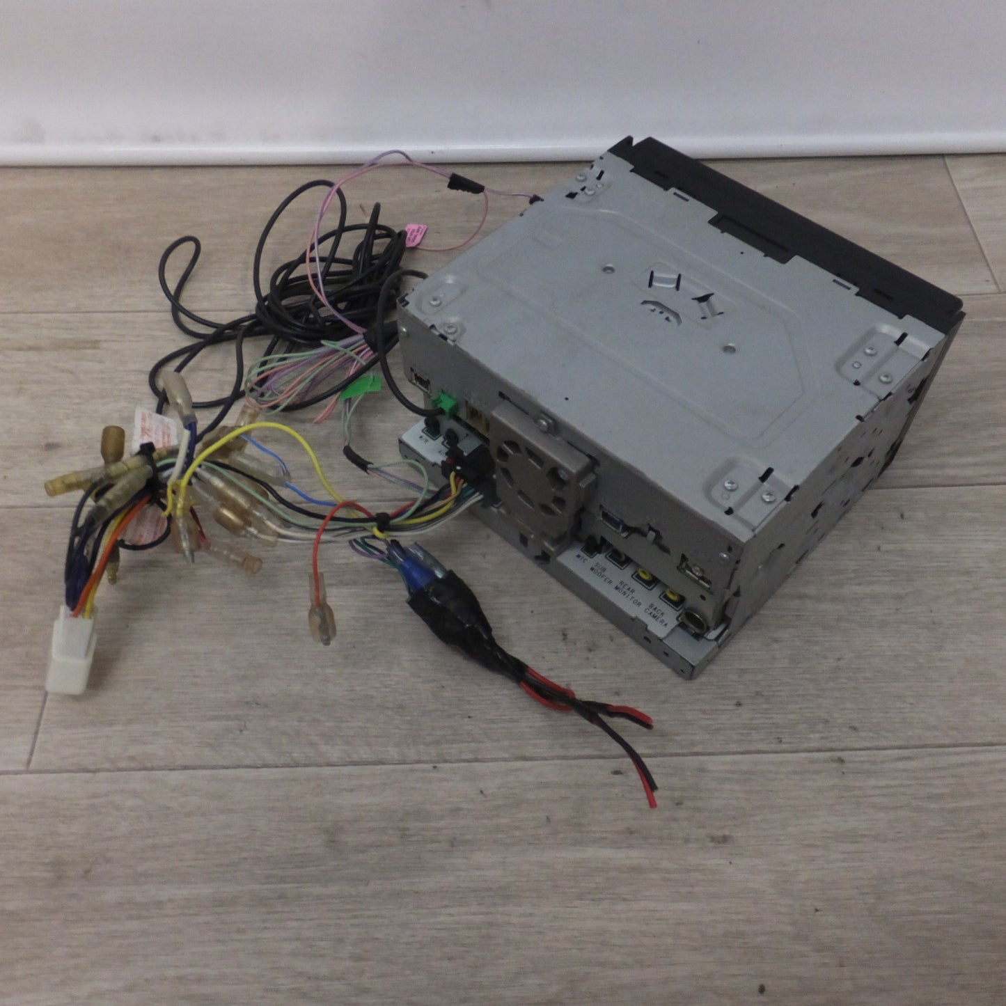 [送料無料] ★カロッツェリア carrozzeria AV一体型メモリーナビゲーション 楽ナビ AVIC-RZ99[40]★