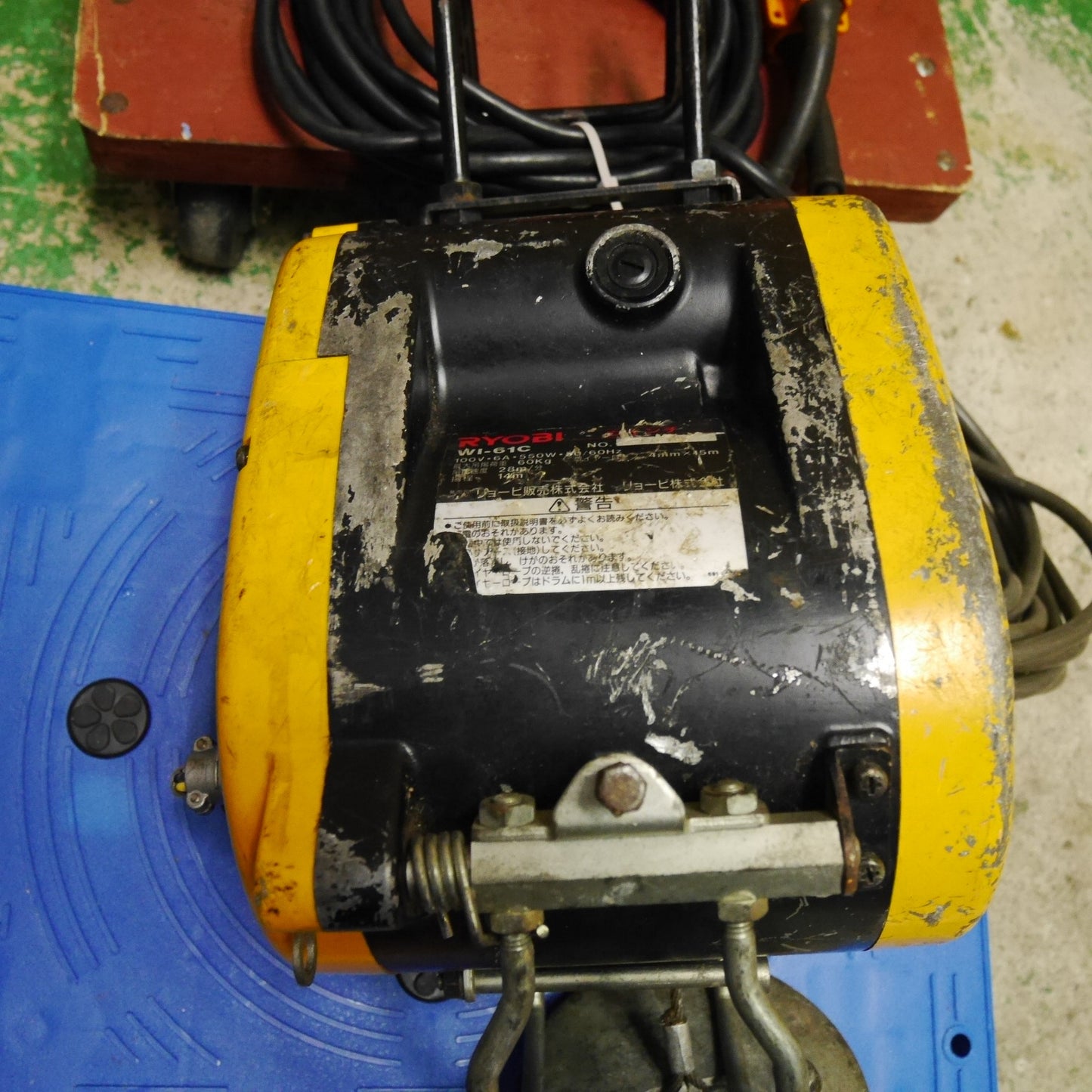 [送料無料] ☆RYOBI リョービ 電動 小型 ウインチ WI-61C 荷重 60kg ウィンチ 工具 リモコン 100V☆