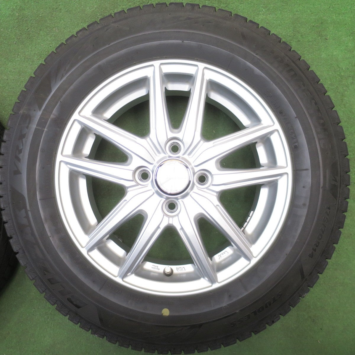バリ溝！キレイ！8.5分★スタッドレス 175/70R14 ブリヂストン ブリザック VRX3 ECO FORME SE-20 エコフォルム 14インチ PCD100/4H★6042103NJス