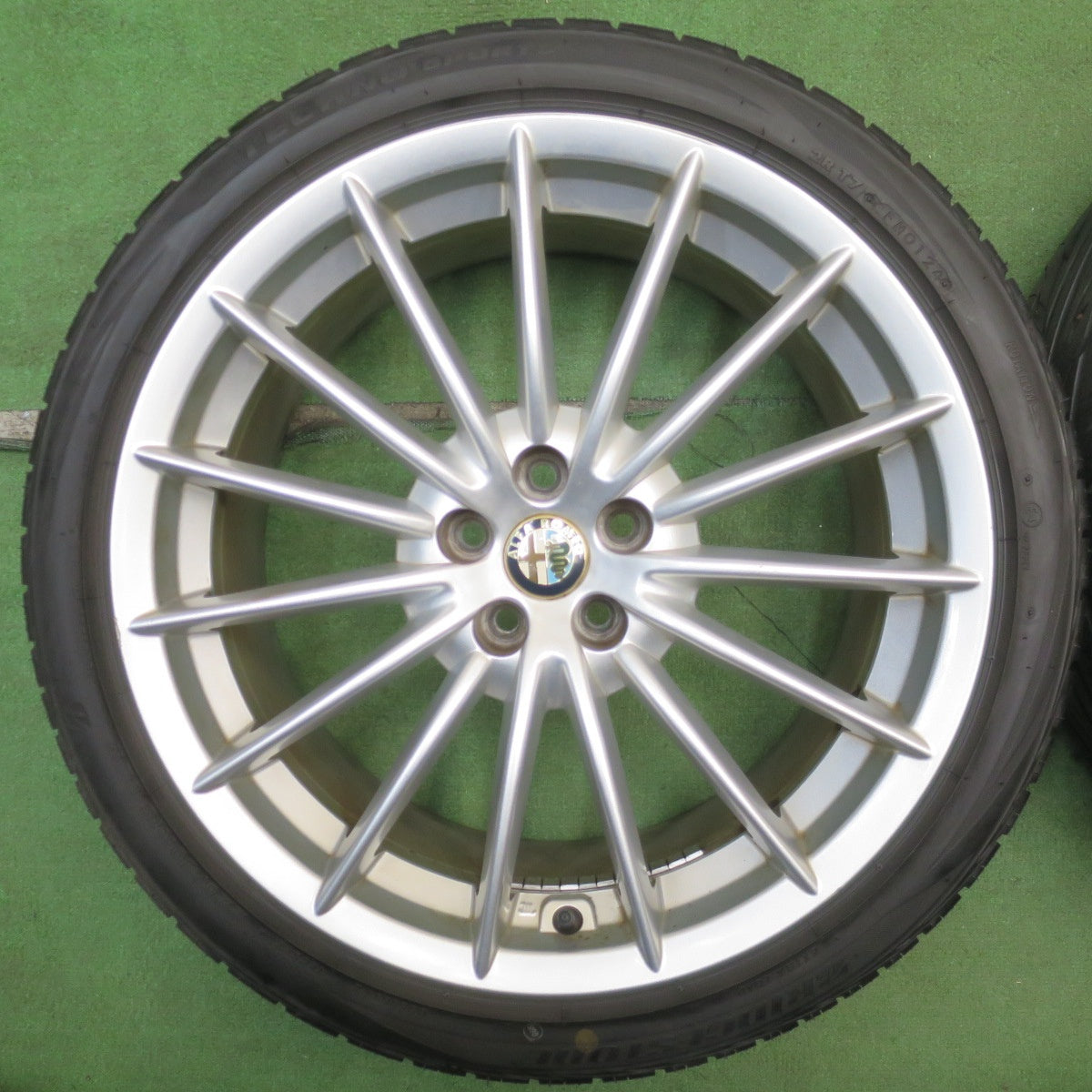 バリ溝！24年！キレイ！9.5分★アルファロメオ GT 純正 225/40R18 ブリヂストン テクノ スポーツ 18インチ PCD98/5H★6052701NJノ