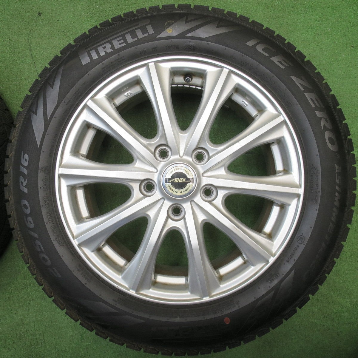 バリ溝！22年！キレイ！ほぼ10分◎スタッドレス 205/60R16 ピレリ アイスゼロ アシンメトリコ AXEL アクセル 16インチ PCD114.3/5H◎6060204NJス