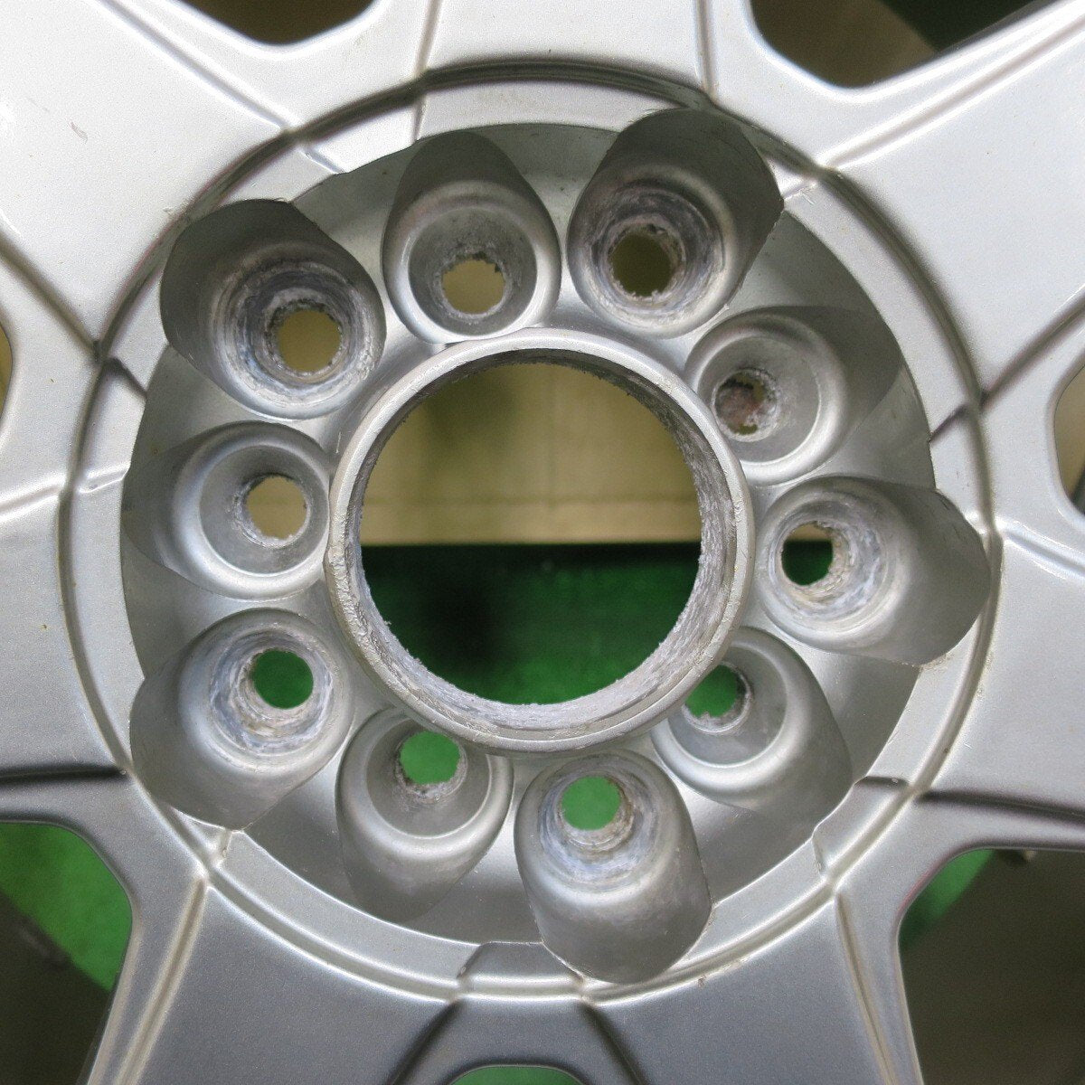 バリ溝！22年！9.5分★スタッドレス 215/60R17 ヨコハマ アイスガード iG60 社外 アルミ 17インチ PCD 100 114.3/5H マルチ★5010806イス