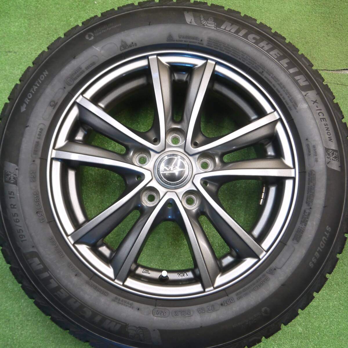 バリ溝！21年！キレイ！9分★スタッドレス 195/65R15 ミシュラン X-ICE SNOW NIRVANA NV ニルバーナ ニルヴァーナ 15インチ PCD114.3/5H★5012105Hス