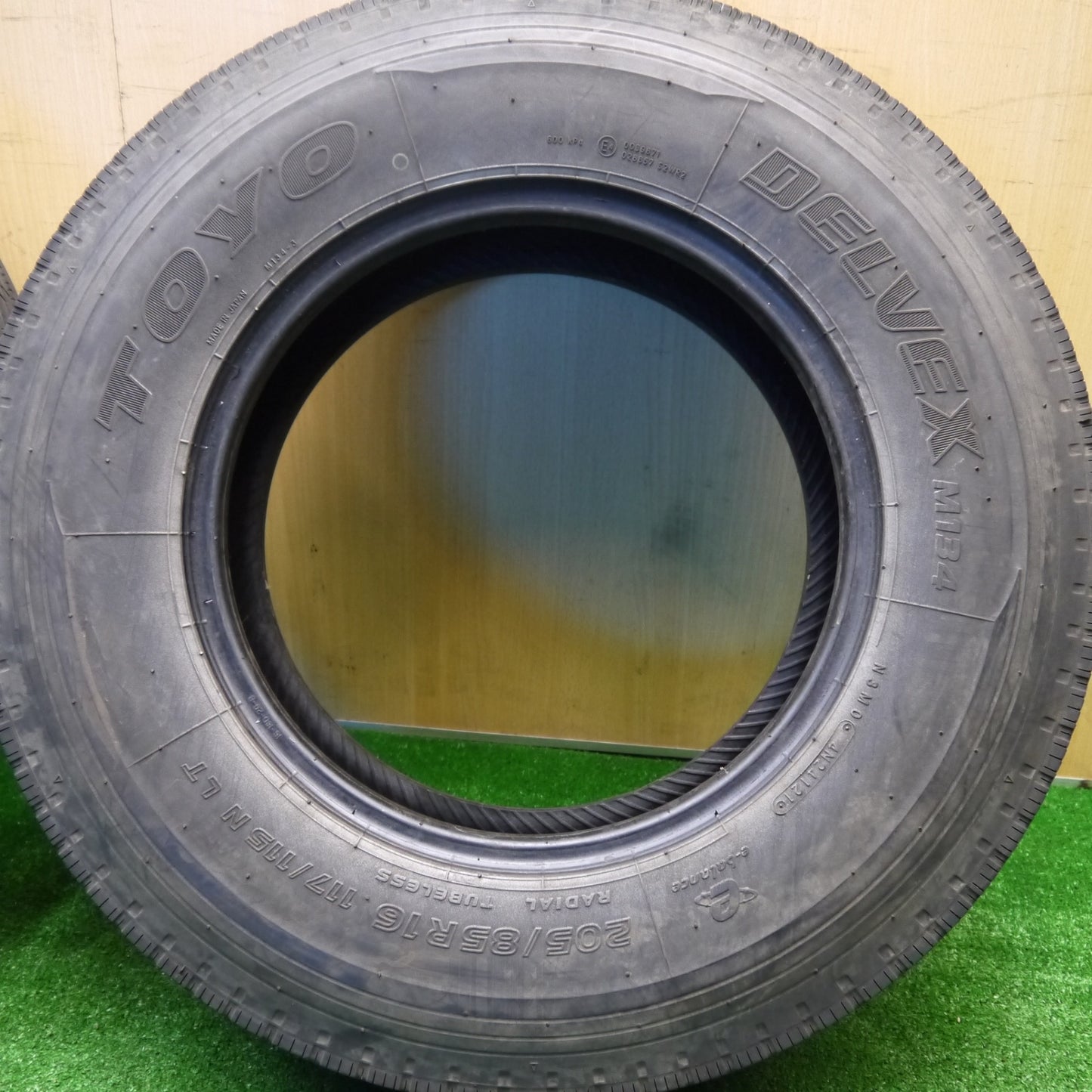 バリ溝！21年！ほぼ10分★トラック タイヤ 205/85R16 117/115N トーヨー デルベックス M134 DELVEX 16インチ★5102406Hノタ