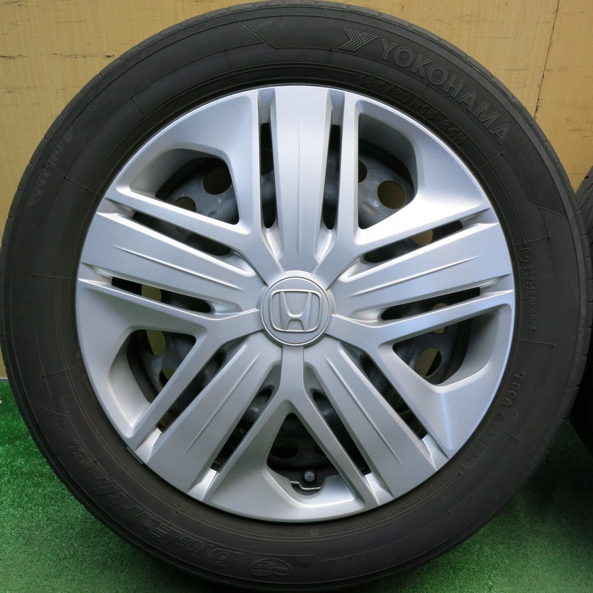 キレイ★ホンダ GK フィット 純正 スチール 185/60R15 ヨコハマ ブルーアース E50 E50J 15インチ PCD100/4H★6052307HAノ