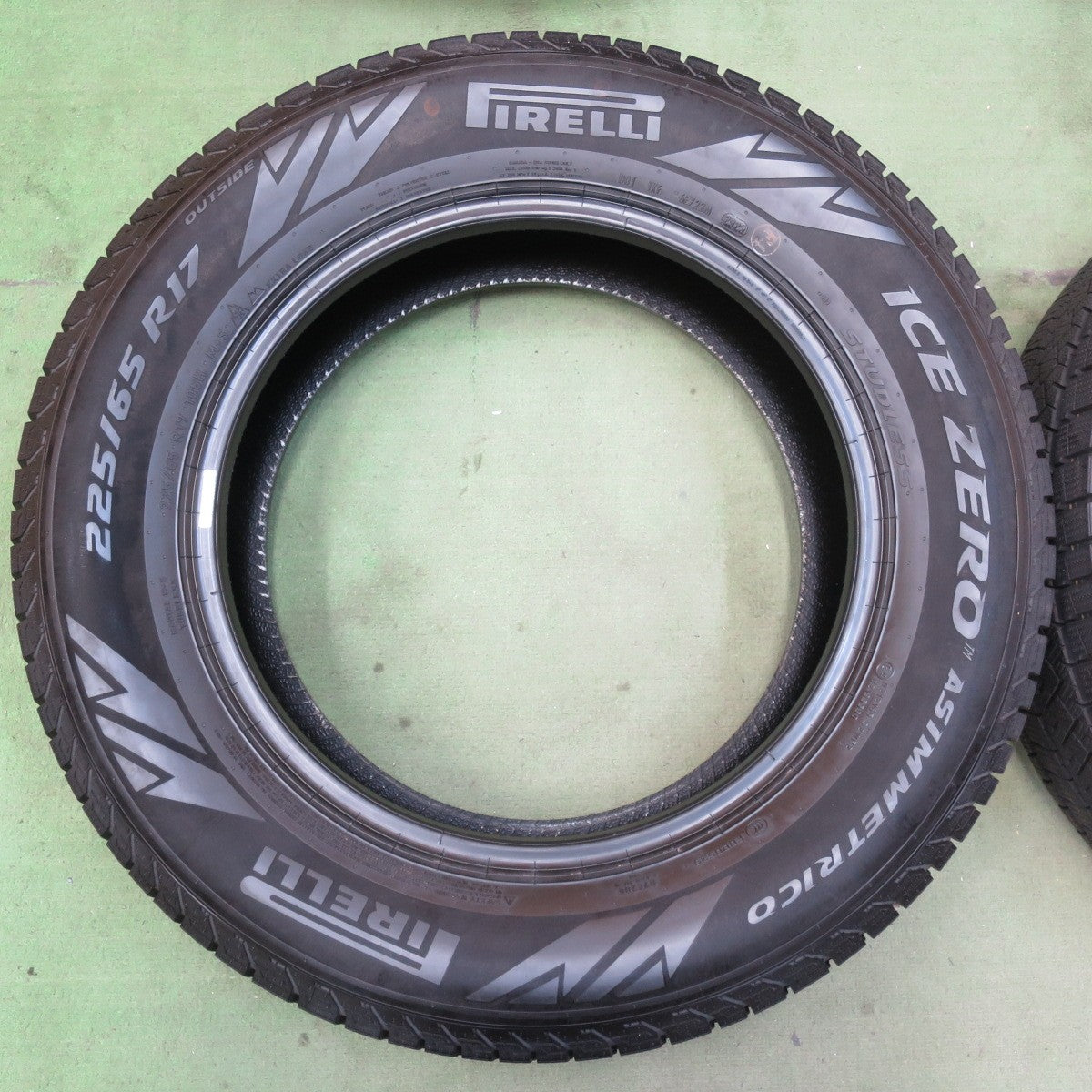 バリ溝！23年！9分★スタッドレス 225/65R17 ピレリ アイスゼロ アシンメトリコ タイヤ 17インチ ハリアー RAV4 CX-5 CX-8 エクストレイル 等★5111413イスタ