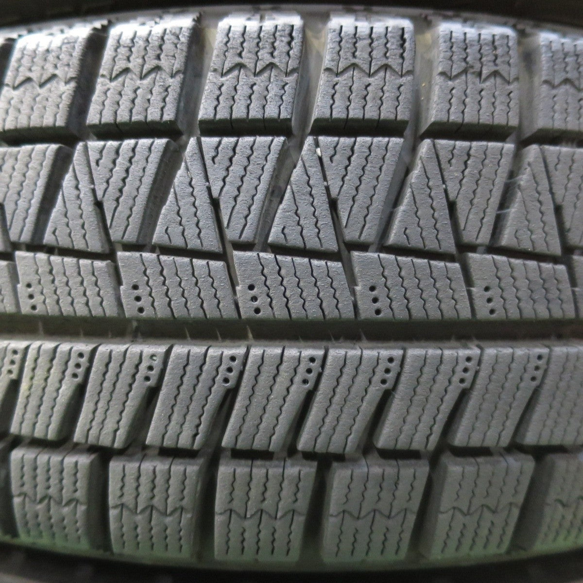 バリ溝！キレイ！8.5分☆スタッドレス 165/65R14 ブリヂストン