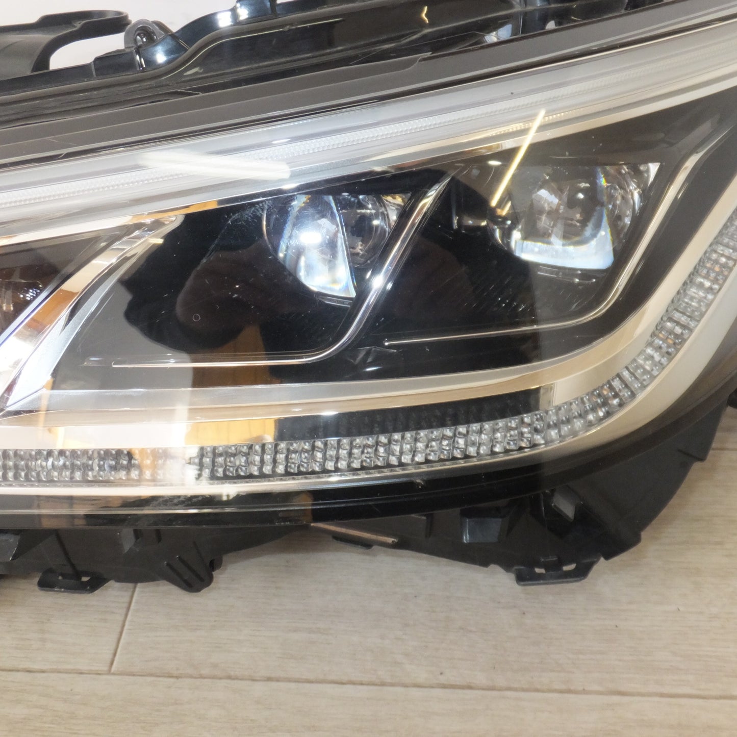 [送料無料] 現状品★トヨタ TOYOTA 純正 クラウン 220系 LED ヘッドライト KOITO 30-452 左　ステー割れ ハウジング割れ★