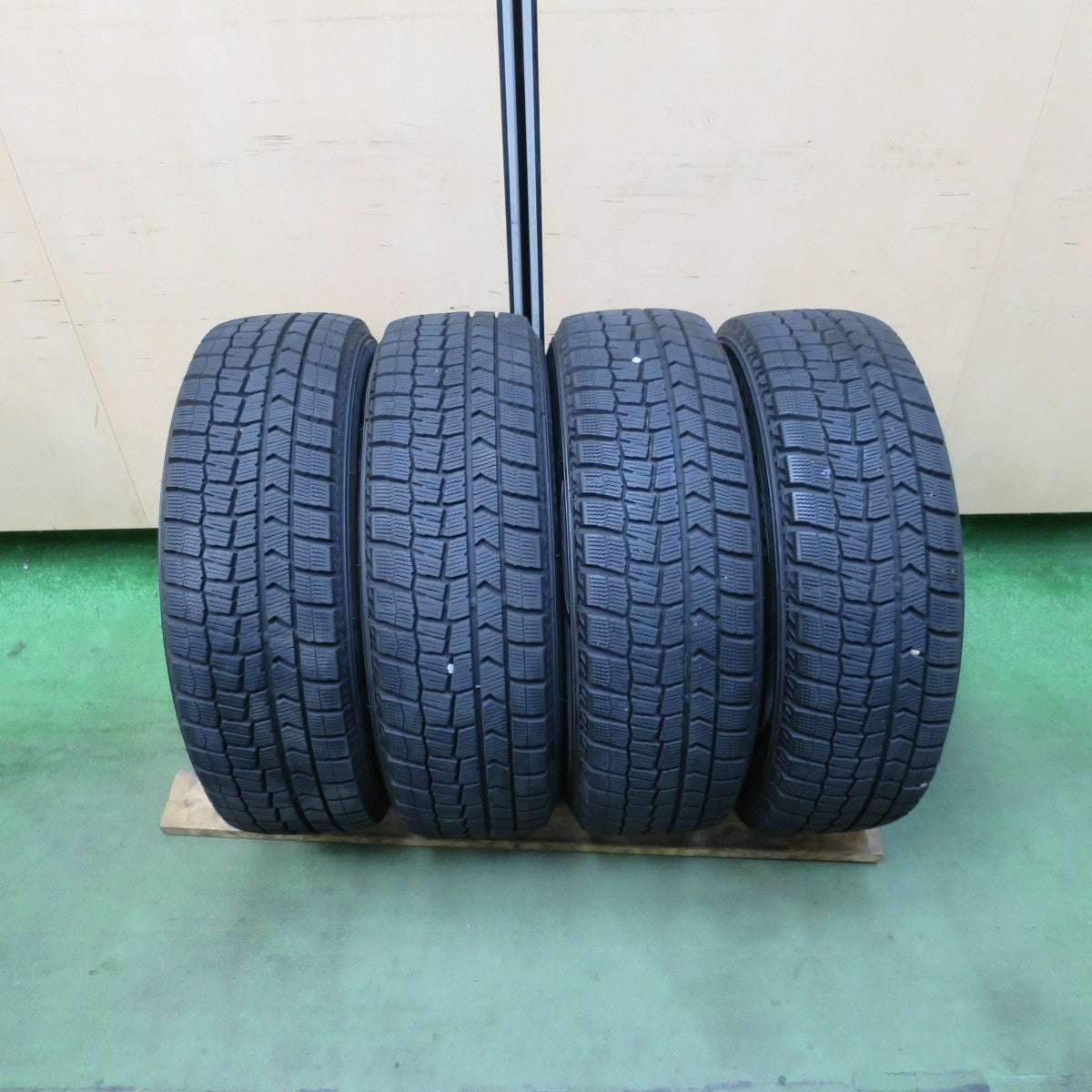 バリ溝！21年！キレイ！9.5分★スタッドレス 185/65R15 ダンロップ ウインターマックス WM02 JOKER ジョーカー 15インチ PCD114.3/5H★5111304TTス