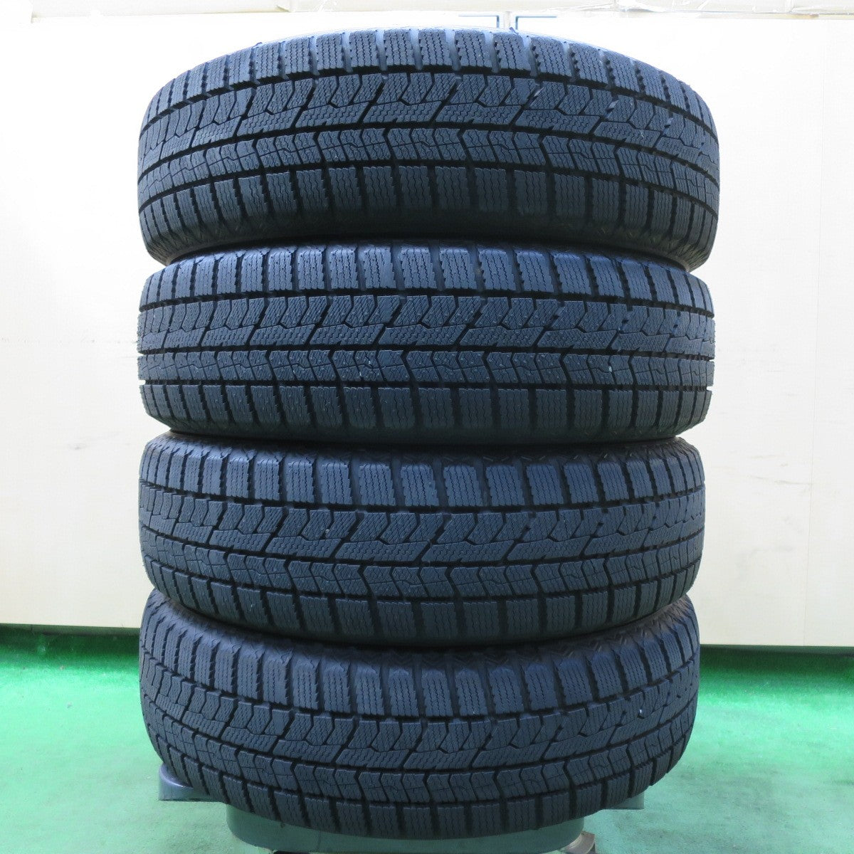 [送料無料] タイヤほぼ未使用！23年！キレイ★スタッドレス 165/65R15 トーヨー オブザーブ GIZ2 BALMINUM バルミナ 15インチ PCD100/4H★4111312イス