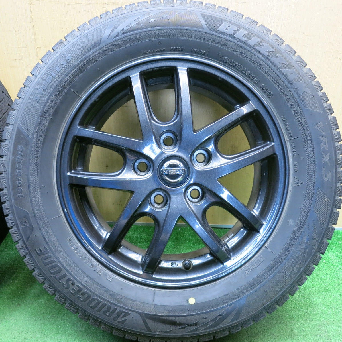 キレイ★日産 C27 セレナ 純正 OP エスティーロ 195/65R15 スタッドレス ブリヂストン ブリザック VRX3 15インチ PCD114.3/5H★6052301HAス