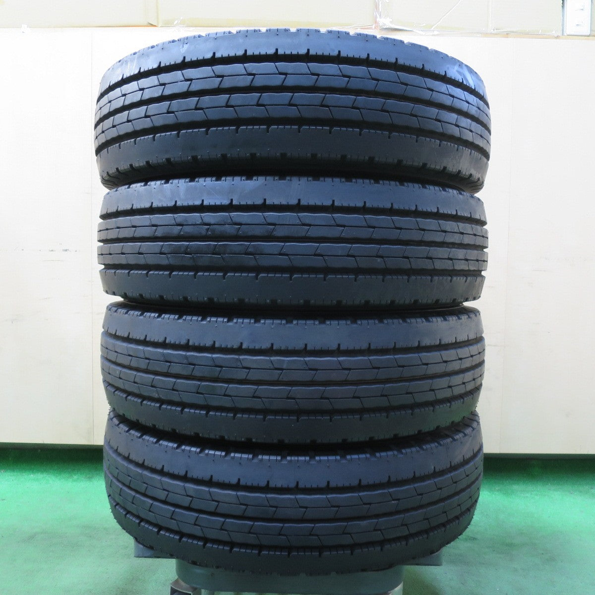 [送料無料] ほぼ未使用！23年★トラック タイヤ 195/75R15 109/107N ダンロップ エナセーブ SPLT50 M 15インチ★5011005イノタ