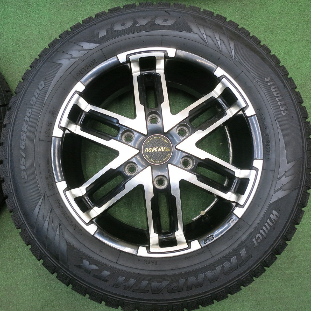 バリ溝！9.5分★スタッドレス 215/65R16 トーヨー ウインター トランパス TX MKW MK-55 16インチ PCD139.7/6H★6031404HAス