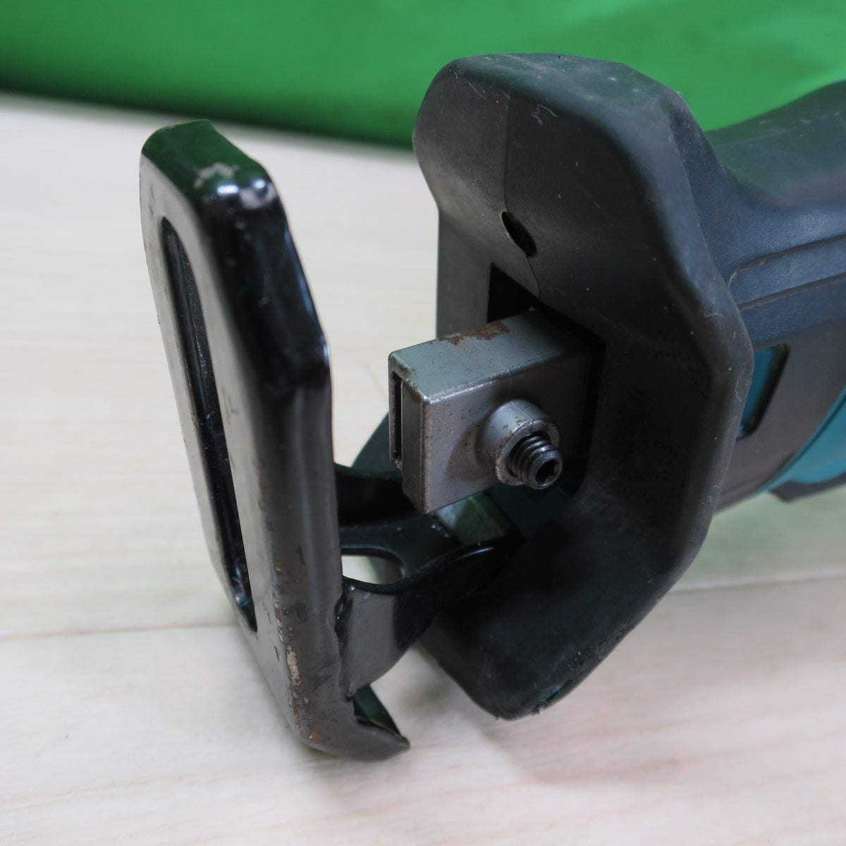 [送料無料] ☆マキタ 充電式 レシプロソー JR104D 電動 工具 セーバーソー セーバソー コードレス makita 本体のみ☆