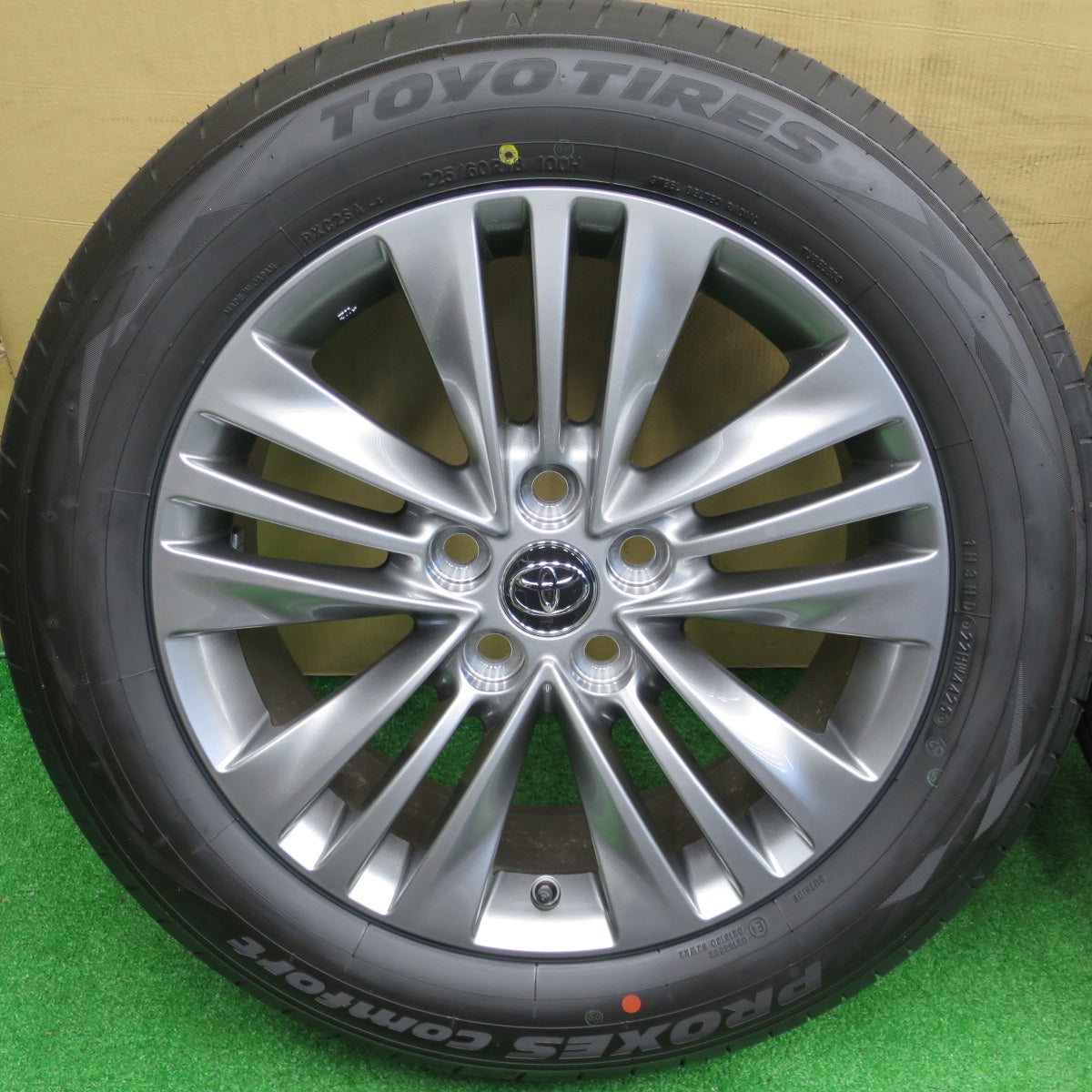 新車外し！25年★トヨタ 40系 アルファード ヴェルファイア 純正 225/60R18 トーヨー プロクセス Comfort 18インチ PCD120/5H★5122106NKノ