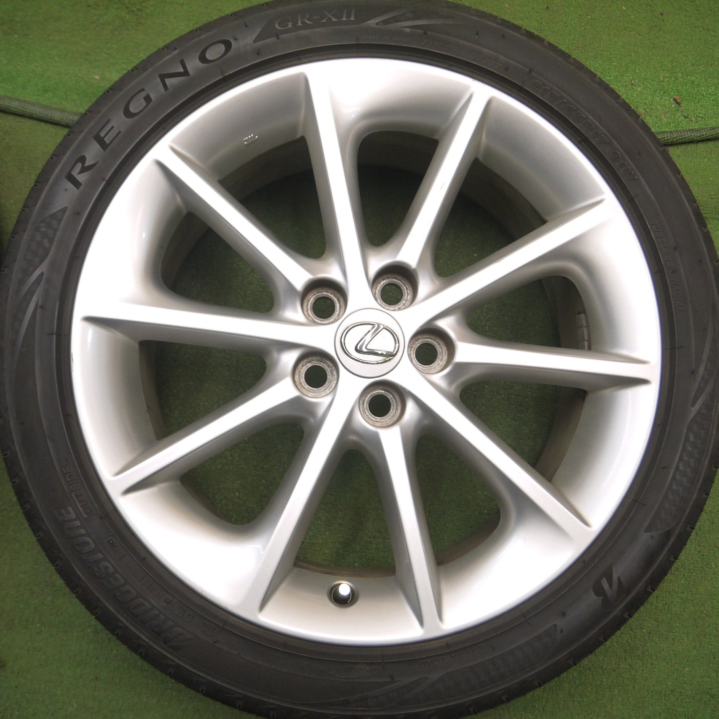 *送料無料* バリ溝！8.5分★レクサス CT200h バージョンL 純正 215/45R17 ブリヂストン レグノ GR-X2 17インチ PCD100/5H★4040515Hノ