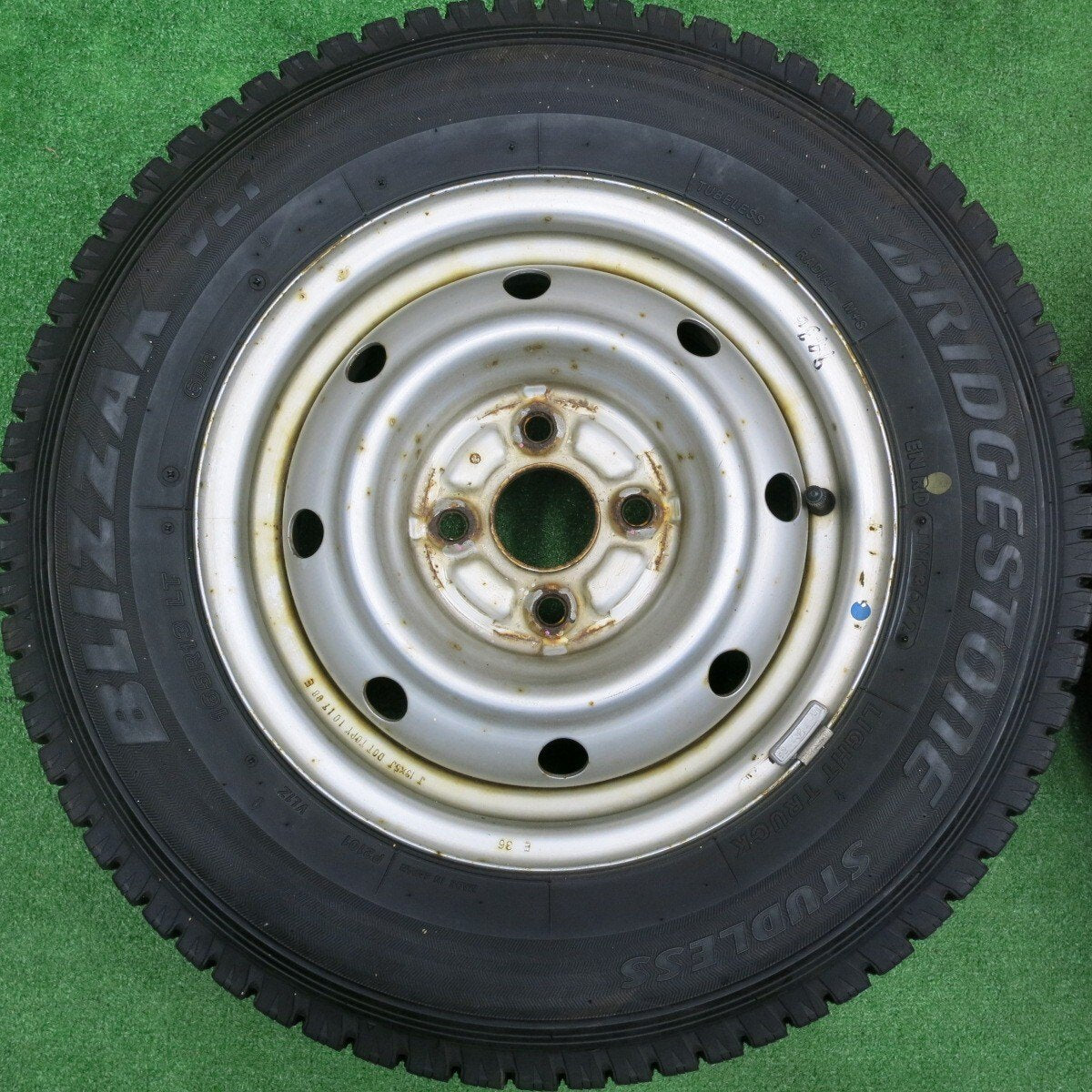 バリ溝！22年！9.5分以上★スタッドレス 165R13 6PR ブリヂストン ブリザック VL1 スチール 13インチ PCD100/4H★4111604HAス