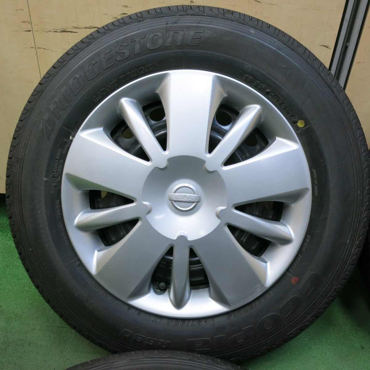 新車外し！24年★日産 NV200 バネット 純正 スチール 165/80R14 91/90N ブリヂストン エコピア R680 14インチ PCD114.3/4H★5071113SYノ