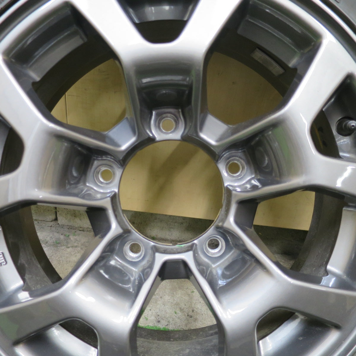 バリ溝！25年！キレイ！9.5分以上★スズキ JB74W ジムニー シエラ 純正 195/80R15 スタッドレス ダンロップ ウインターマックス SJ8 SJ8+ 15インチ PCD139.7/5H★6052002NGス