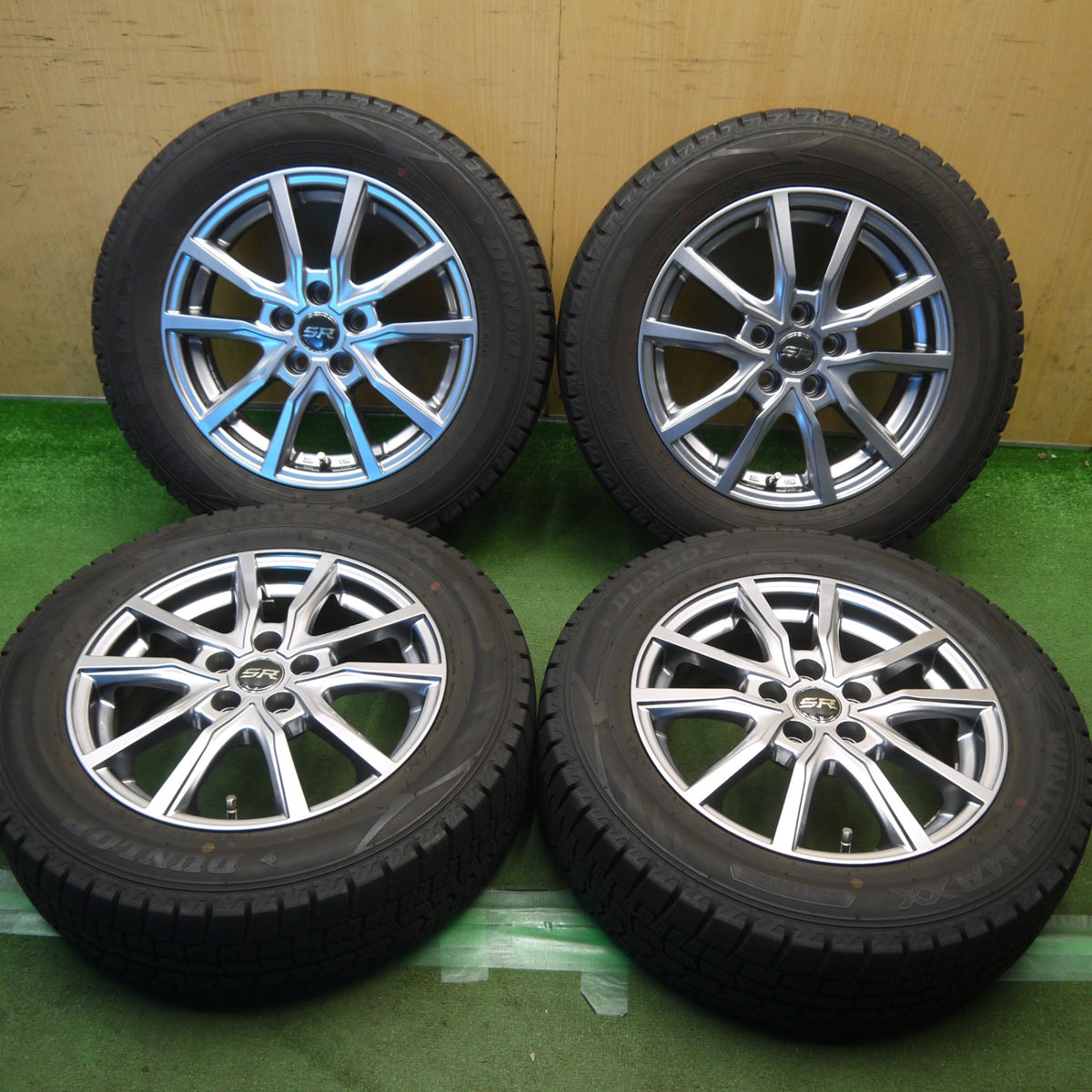 バリ溝！24年！キレイ！9.5分◎シエンタ 等 185/65R15 スタッドレス ダンロップ ウインターマックス WM02 STRANGER ストレンジャー 15インチ PCD100/5H◎6100901Hス