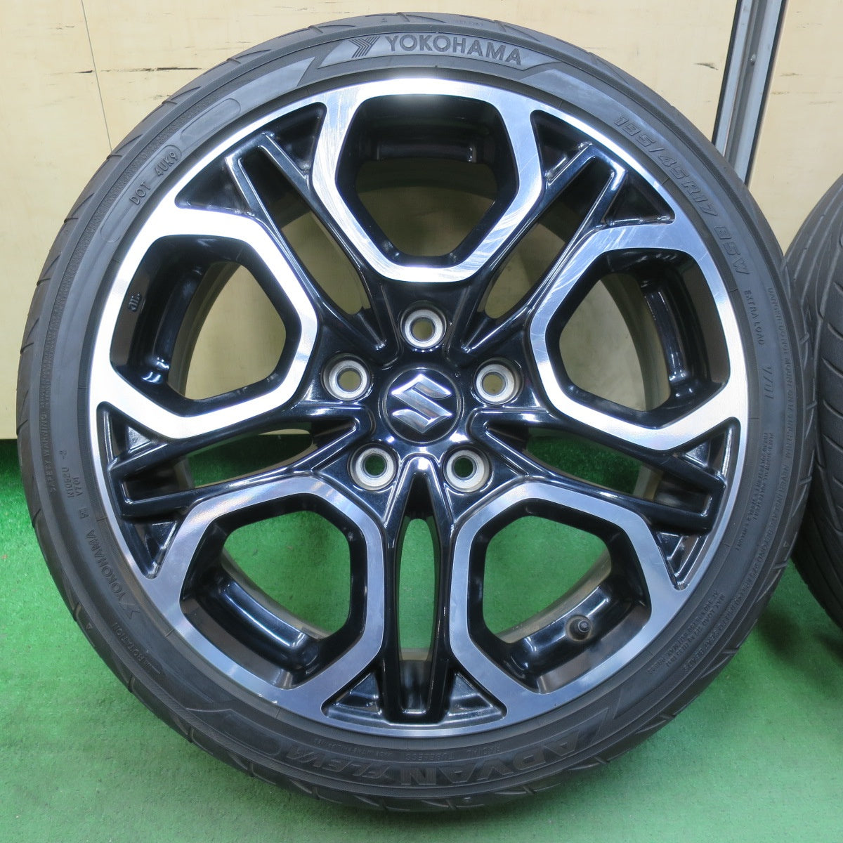 [送料無料] バリ溝！22年！8.5分★スズキ ZC33S スイフト スポーツ 純正 195/45R17 ヨコハマ アドバン FLEVA 17インチ PCD114.3/5H★5031805イノ
