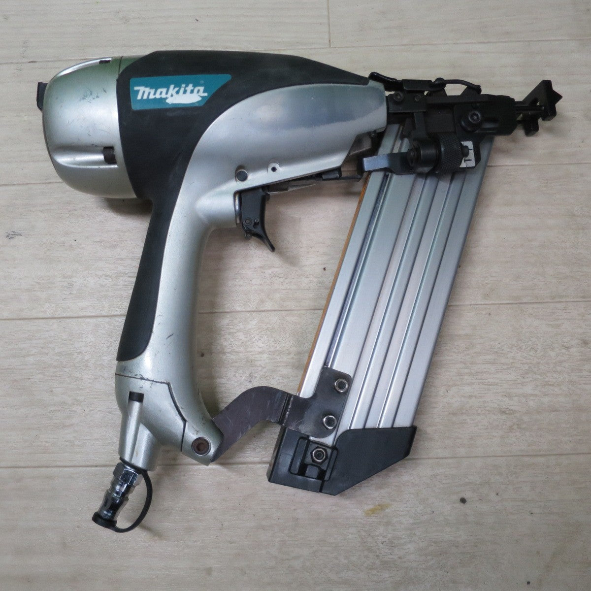 [送料無料] ☆マキタ 32～64mm フロア用 ブラッド 釘打 AF634S エアー ツール 工具 釘打ち 機 makita☆