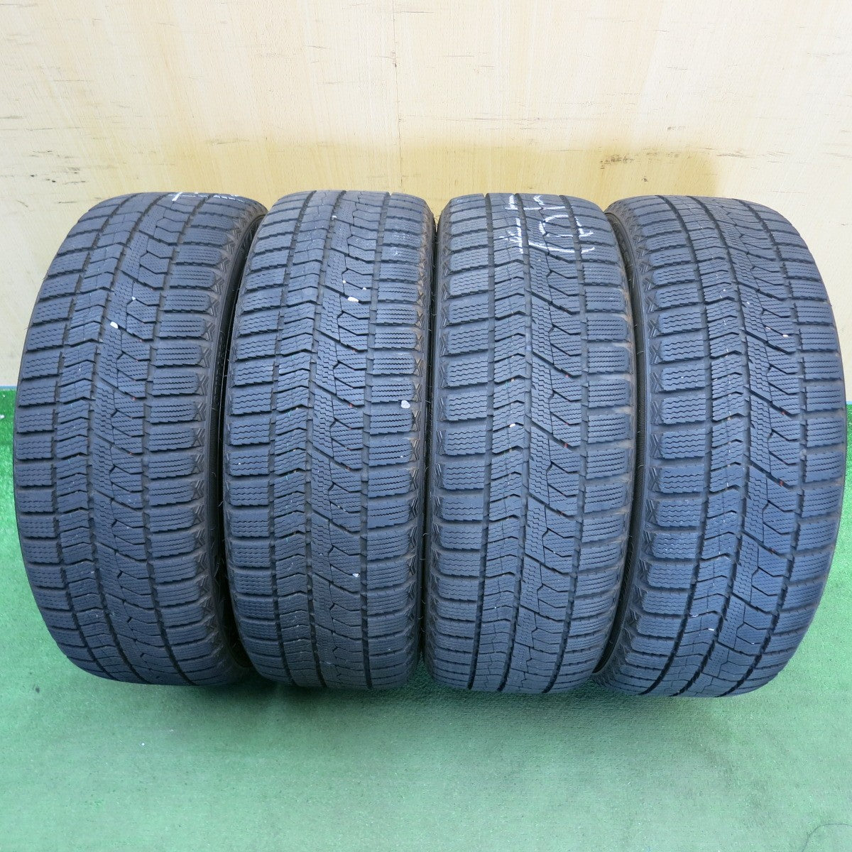 バリ溝！22年！キレイ！9分◎マツダ3 ファストバック 純正 215/45R18 スタッドレス トーヨー オブザーブ GIZ2 18インチ PCD114.3/5H◎6061403HAス