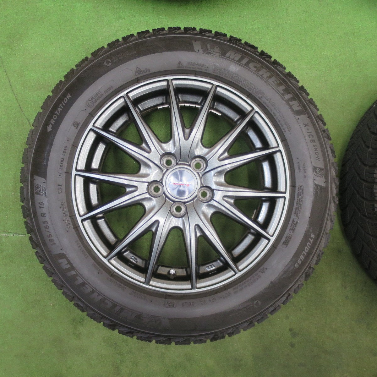 バリ溝！24年！キレイ！ほぼ10分★プリウス 等 195/65R15 スタッドレス ミシュラン X-ICE SNOW VELVA SPORTZ ヴェルヴァ 15インチ PCD100/5H★6021905TTス