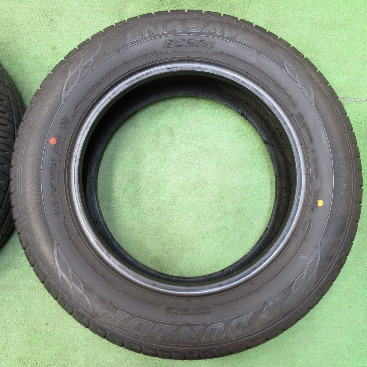 [送料無料] バリ溝！22年！9.5分★195/65R15 ダンロップ エナセーブ EC204 タイヤ 15インチ ヴォクシー ノア ステップワゴン セレナ 等★5011006イノタ