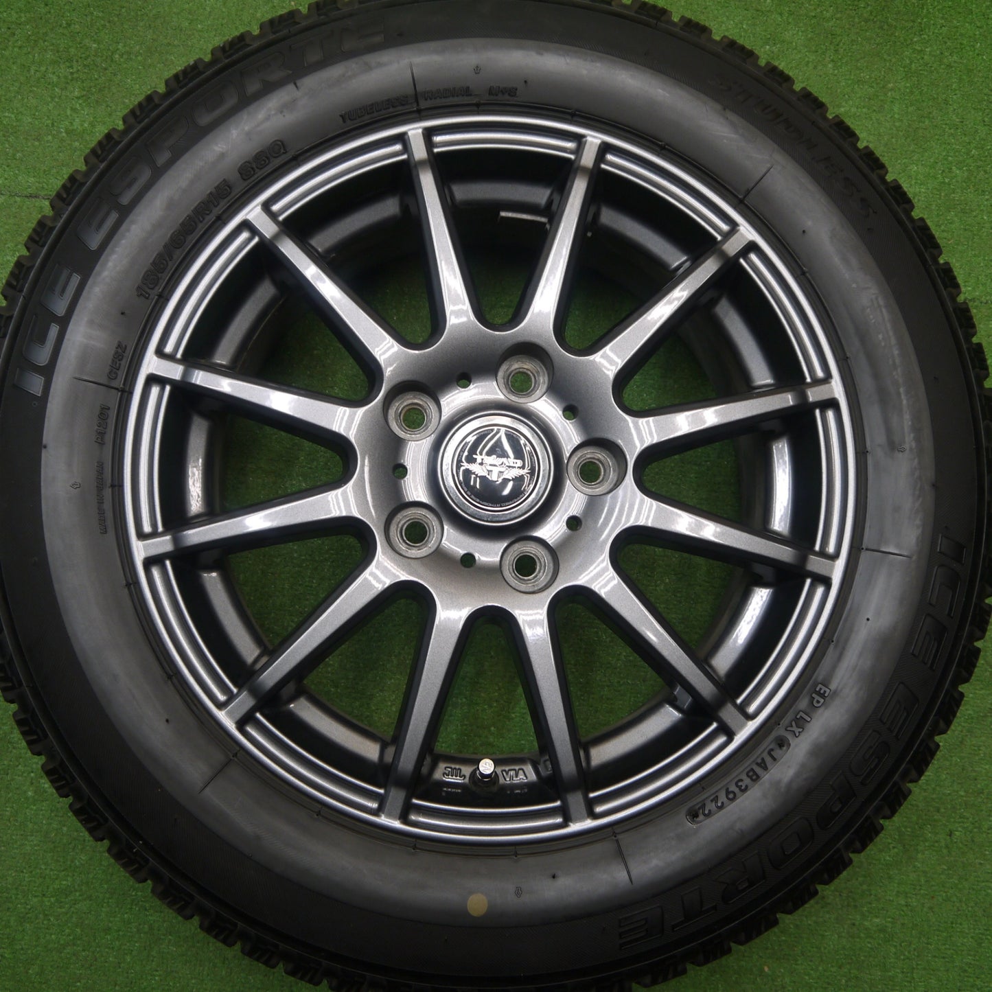 キレイ！22年★スタッドレス 185/65R15 アイスエスポルテ TEAD テッド 15インチ PCD114.3/5H★5122402Hス